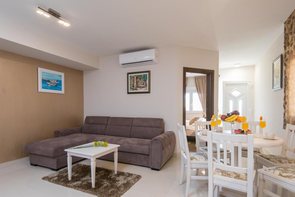 Stella Apartament *